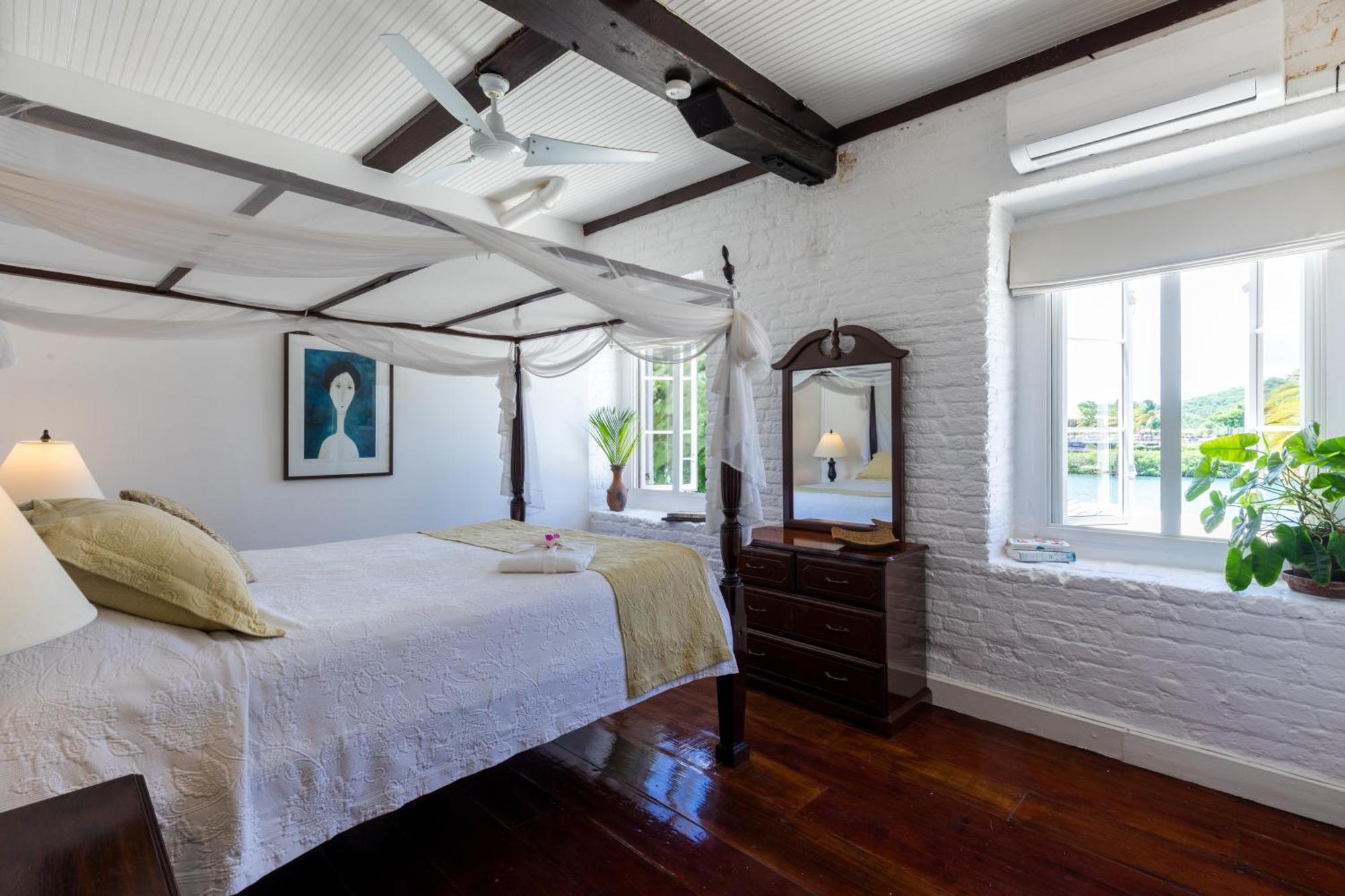 Admiral'S Inn And Gunpowder Suites English Harbour Buitenkant foto