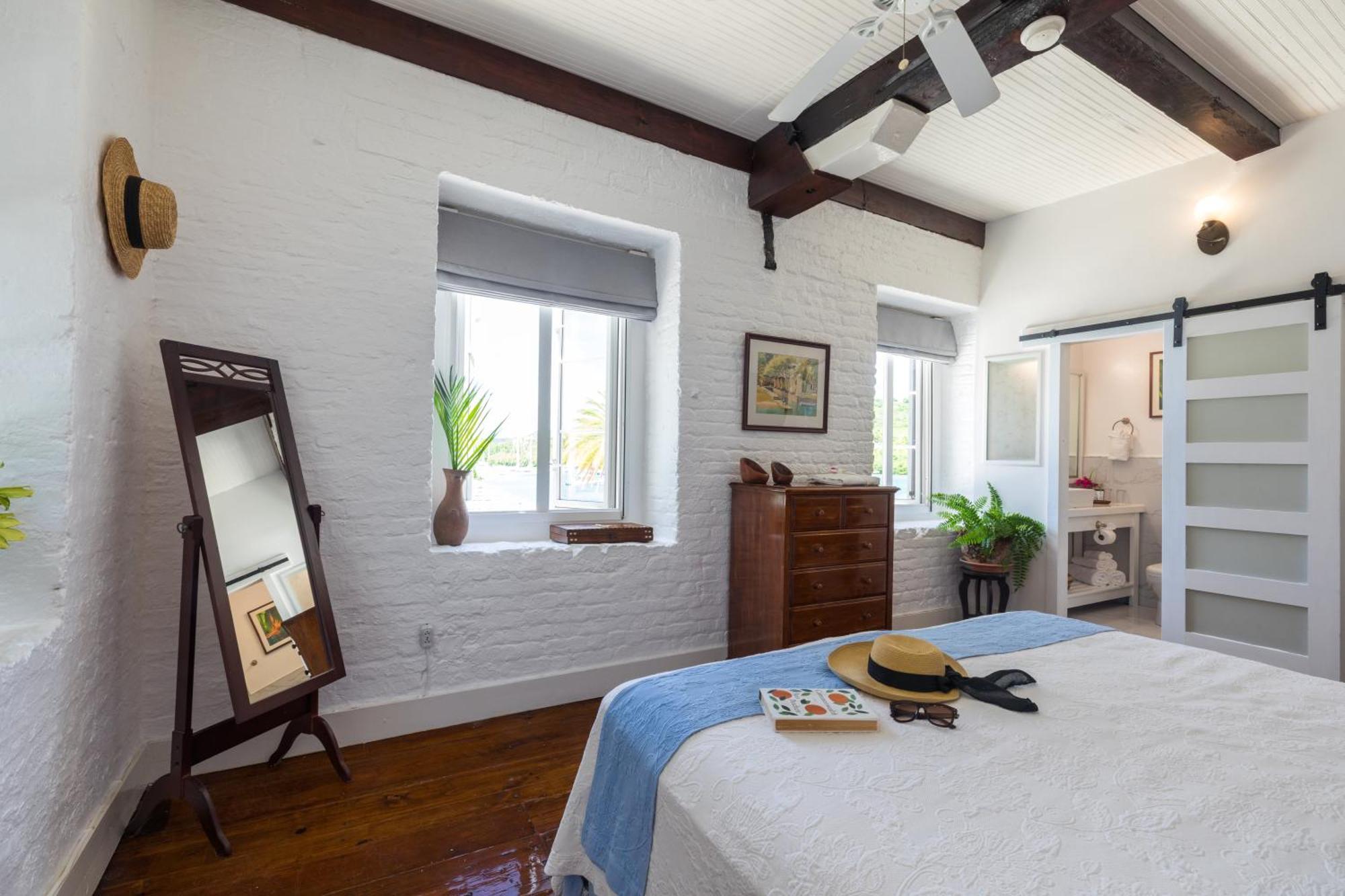 Admiral'S Inn And Gunpowder Suites English Harbour Buitenkant foto