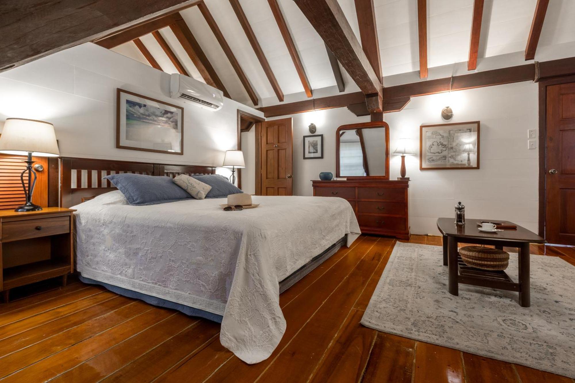 Admiral'S Inn And Gunpowder Suites English Harbour Buitenkant foto
